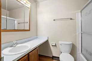 7307 S Delaine Dr, Oak Creek, WI 53154 - Photo 19