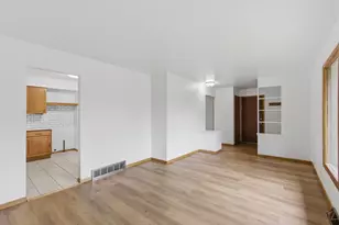 5314 W Nokomis Rd, Brown Deer, WI 53223 - Photo 5