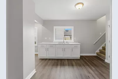 2051 S 57th St, West Allis, WI 53219 - Photo 9