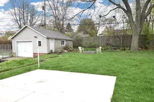 3337 E Waterford Ave, Saint Francis, WI 53235 - Photo 23