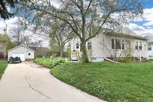3337 E Waterford Ave, Saint Francis, WI 53235 - Photo 17
