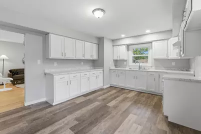 2619 E Bolivar Ave, Saint Francis, WI 53235 - Photo 7