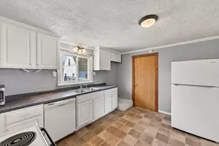 3561 S 31st St, Greenfield, WI 53221 - Photo 11
