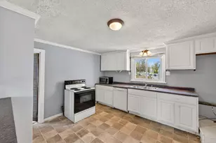 3561 S 31st St, Greenfield, WI 53221 - Photo 9