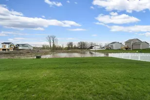 N53W19853 Kingair Dr, Menomonee Falls, WI 53051 - Photo 33