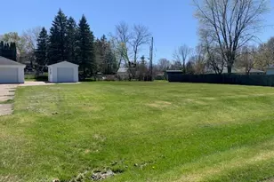 3331 E Carol Ct, Oak Creek, WI 53154 - Photo 3