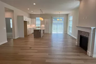 369 Evergreen Ln, Pewaukee, WI 53072 - Photo 3
