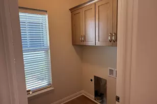 369 Evergreen Ln, Pewaukee, WI 53072 - Photo 19