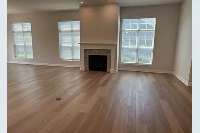 369  Evergreen Ln, Pewaukee, WI 53072 - Photo 5