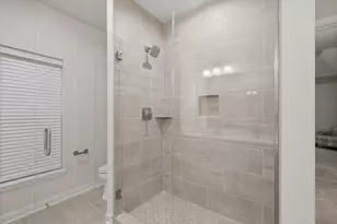 369 Evergreen Ln, Pewaukee, WI 53072 - Photo 15
