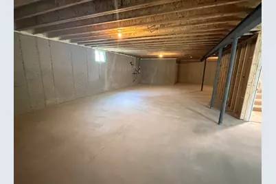 369  Evergreen Ln, Pewaukee, WI 53072 - Photo 21