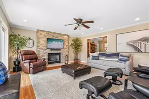 W69N346 Evergreen Blvd, Cedarburg, WI 53012 - Photo 3