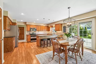 W69N346  Evergreen Blvd, Cedarburg, WI 53012 - Photo 7