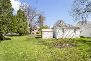 2923 W College Ave, Franklin, WI 53221 - Photo 17