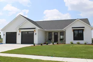 947 Drumlin Dr, Kewaskum, WI 53040 - Photo 1