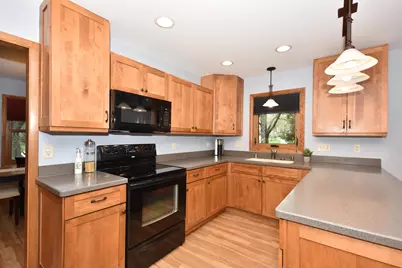 2520 W Margaretta Ct, Glendale, WI 53209 - Photo 11