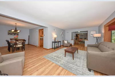 2520 W Margaretta Ct, Glendale, WI 53209 - Photo 9
