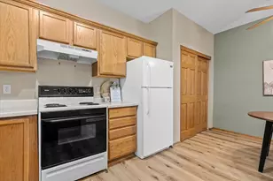 425 W Aspen Dr, Oak Creek, WI 53154 - Photo 17