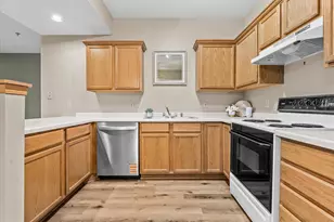 425 W Aspen Dr, Oak Creek, WI 53154 - Photo 13