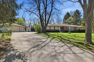 5845 S Oxford Ln, New Berlin, WI 53146 - Photo 1