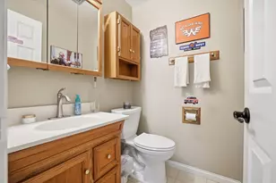 5845 S Oxford Ln, New Berlin, WI 53146 - Photo 17
