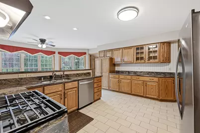 6815 S Dory Dr, Franklin, WI 53132 - Photo 11