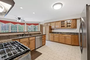 6815 S Dory Dr, Franklin, WI 53132 - Photo 11