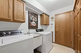 6815 S Dory Dr, Franklin, WI 53132 - Photo 17