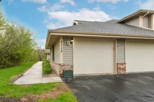 2112 Woodburn Rd, Waukesha, WI 53188 - Photo 23