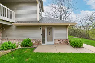 2112 Woodburn Rd, Waukesha, WI 53188 - Photo 27