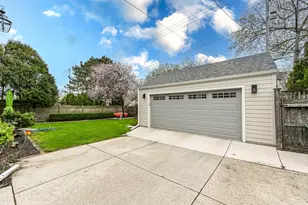 6209 N Berkeley Blvd, Whitefish Bay, WI 53217 - Photo 33