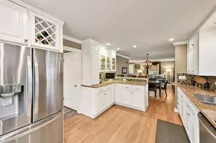 6209 N Berkeley Blvd, Whitefish Bay, WI 53217 - Photo 13