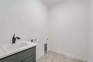 438 Sandstone St, Slinger, WI 53086 - Photo 21