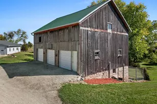 12024 Point Creek Rd, Meeme, WI 53063 - Photo 5