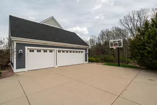 612 Hunters Crossing, Slinger, WI 53086 - Photo 3