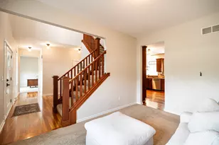 612 Hunters Crossing, Slinger, WI 53086 - Photo 7
