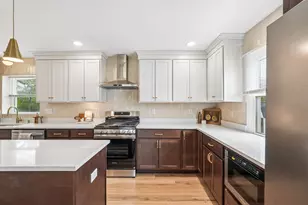 4898 W Abbott Ave, Greenfield, WI 53220 - Photo 9