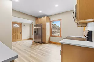 1637 Maple St, South Milwaukee, WI 53172 - Photo 5