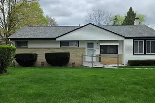5741 S 40th St, Greenfield, WI 53221 - Photo 5