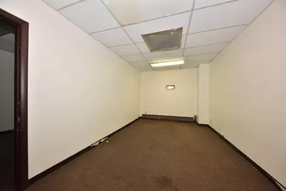 6915 W Capital Dr, Milwaukee, WI 53216 - Photo 17
