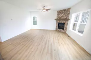 N116W7245 Oakmont Dr, Cedarburg, WI 53012 - Photo 3