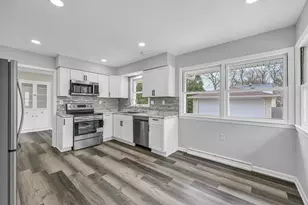 7654 N Seneca Rd, Fox Point, WI 53217 - Photo 13