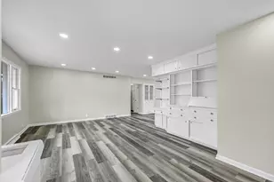 7654 N Seneca Rd, Fox Point, WI 53217 - Photo 5