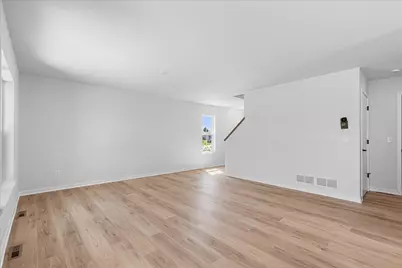 611  Belmont Dr, Watertown, WI 53094 - Photo 9