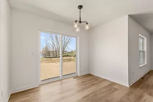613 Belmont Dr, Watertown, WI 53094 - Photo 7