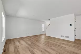 613 Belmont Dr, Watertown, WI 53094 - Photo 9