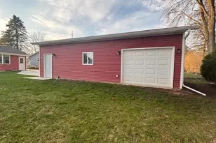 1631 Galax Dr, Manitowoc, WI 54220 - Photo 3