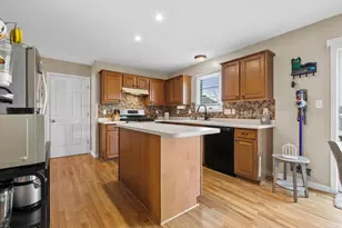 3540 S McIntosh Ln, New Berlin, WI 53151 - Photo 5