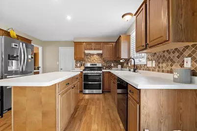 3540 S McIntosh Ln, New Berlin, WI 53151 - Photo 7
