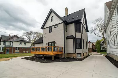 3247 N Marietta Ave, Milwaukee, WI 53211 - Photo 37